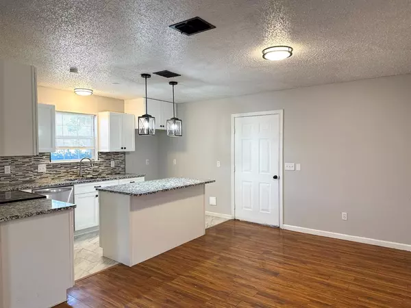 Dallas, TX 75212,2460 Chinkapin Way