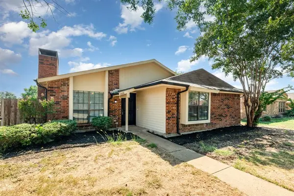 Carrollton, TX 75007,1006 Bellflower Court