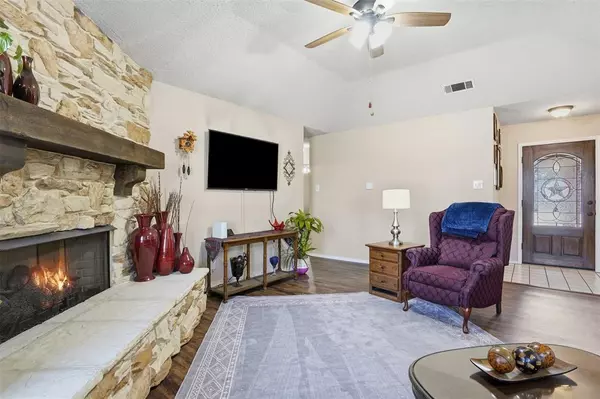 Burleson, TX 76028,725 Windridge Lane