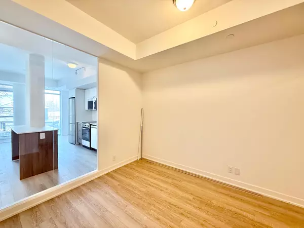 Toronto E06, ON M1N 0C7,2 Manderley DR #204