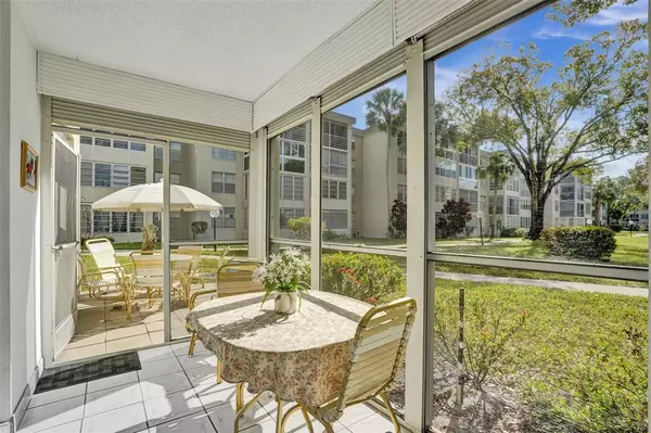 Lauderdale Lakes, FL 33313,2999 NW 48th Ave #142