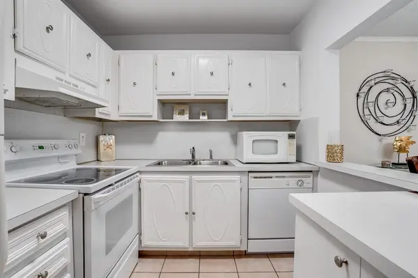 Pompano Beach, FL 33060,253 S Cypress Rd #202