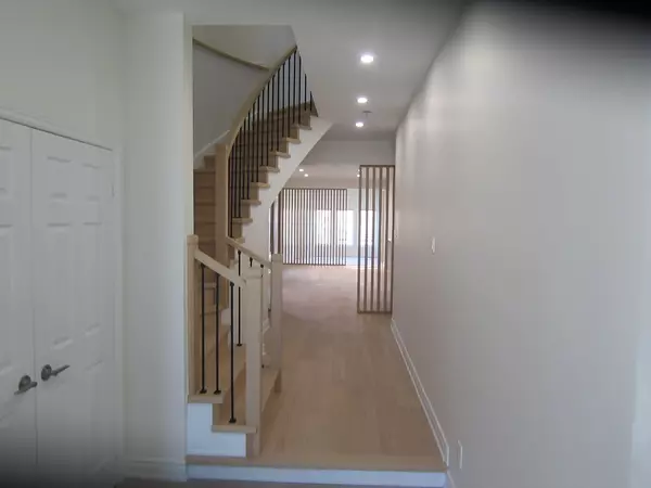 Vaughan, ON L4J 8Z1,72 Autumn Hill BLVD