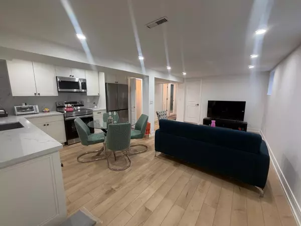 Richmond Hill, ON L4C 5N9,193 Stephen ST #Basement