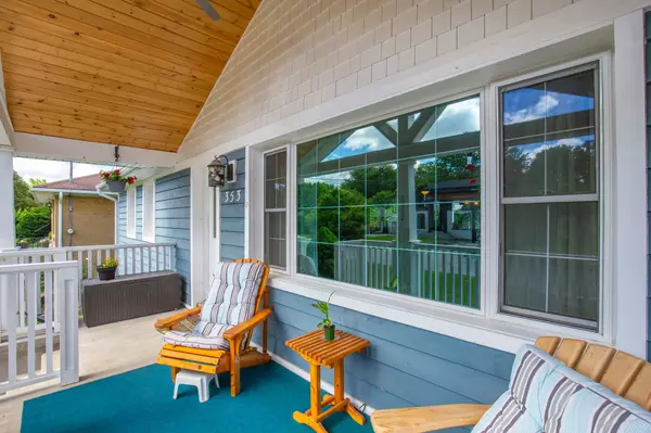 Milton, ON L9T 1X6,353 Kingsleigh CT