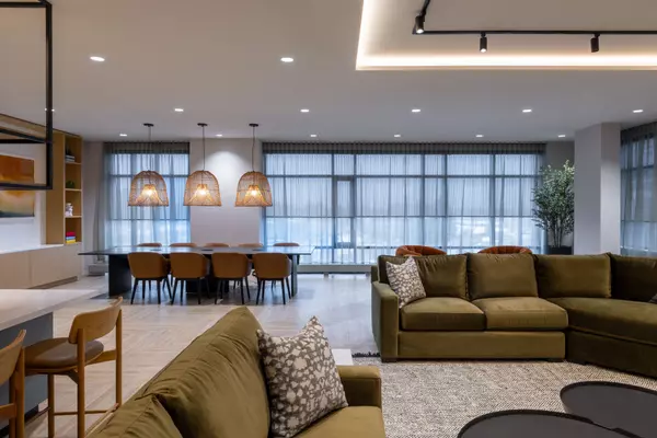 Mississauga, ON L5M 2T2,2495 Eglinton AVE W #1106