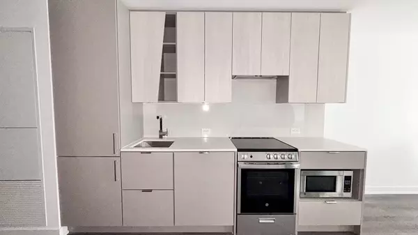 Mississauga, ON L5B 0M4,3883 QUARTZ RD #812