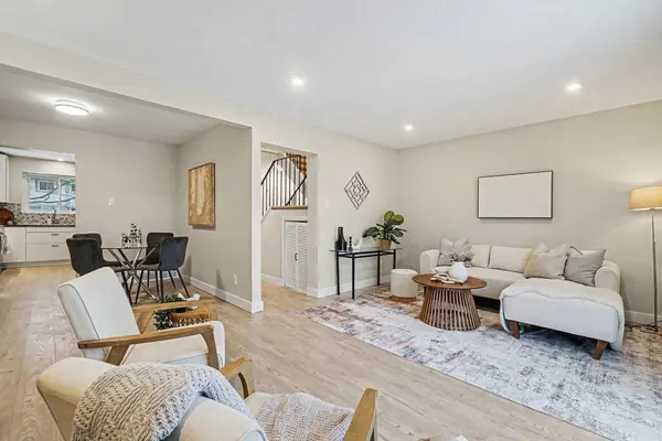 Blackburn Hamlet, ON K2V 0J2,2336 Orient Park DR #61