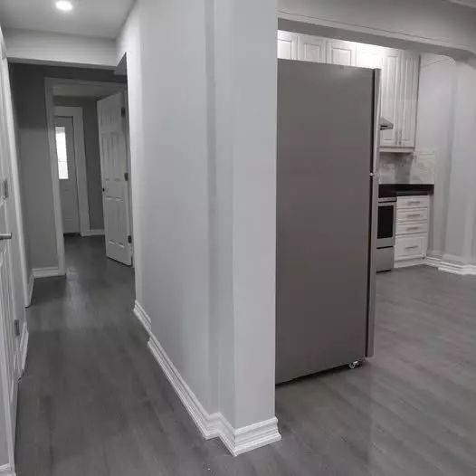 Hamilton, ON L8M 2A3,297 Cumberland AVE #01