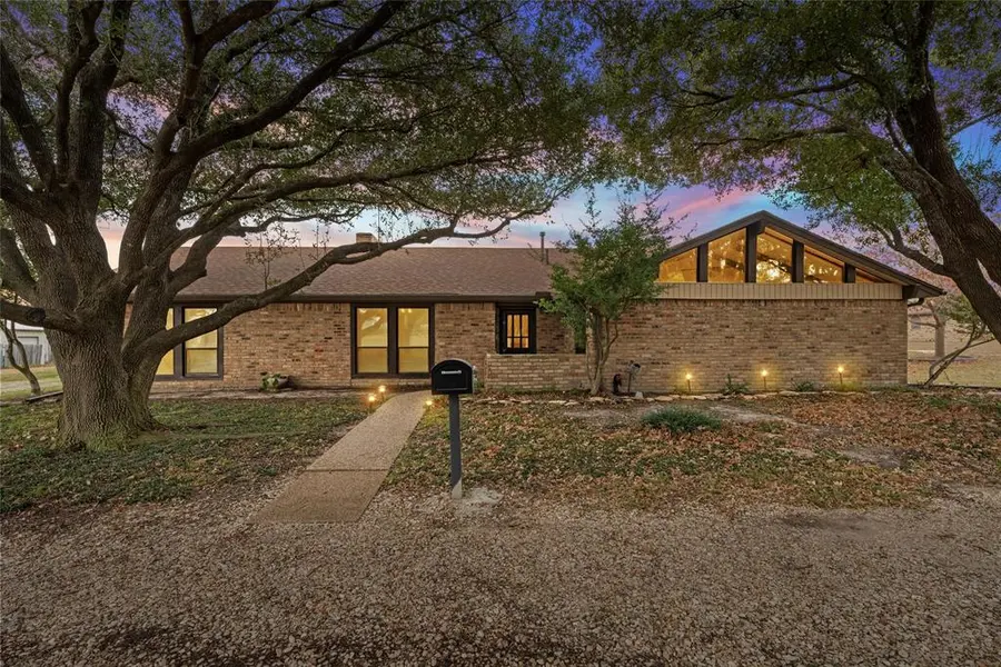 1604 Sunset Drive, Robinson, TX 76706