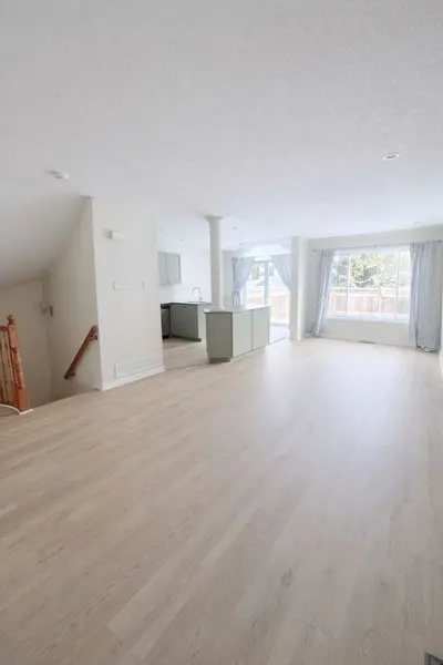 102 Southpointe AVE, Barrhaven, ON K2J 4T5