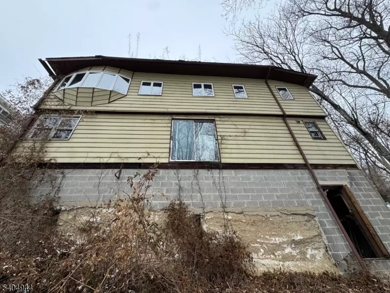 Liberty Twp., NJ 07823,167 Lakeside Dr W