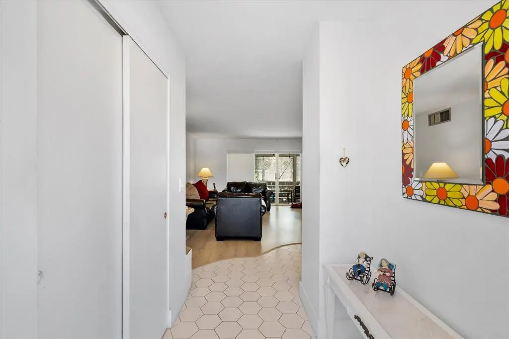 Hallandale Beach, FL 33009,1000 NE 14th Ave #211