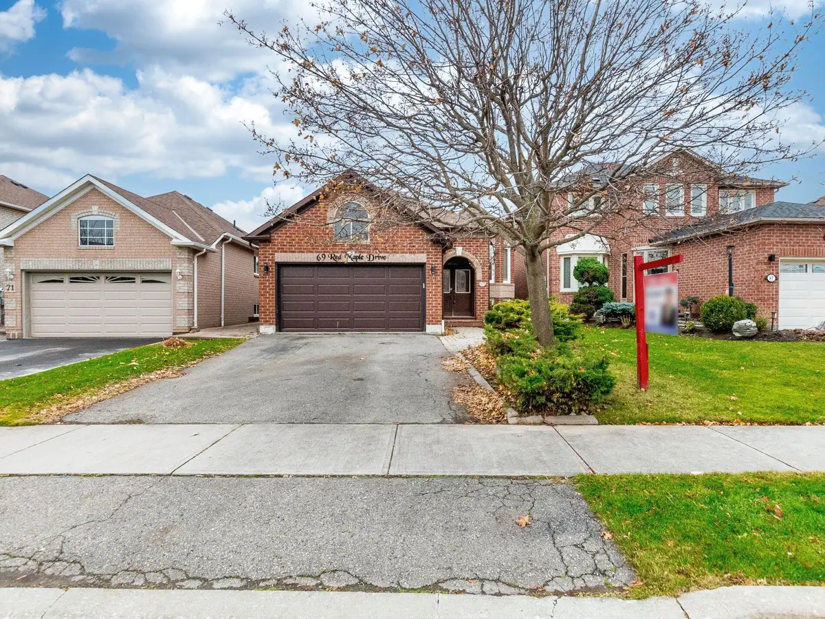 Brampton, ON L6X 4M1,69 Red Maple DR