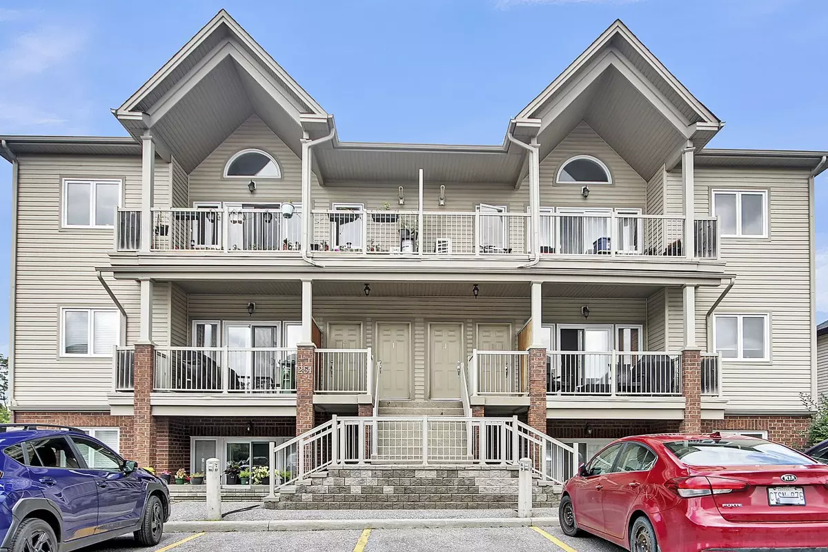 Barrhaven, ON K2G 0A9,251 Crestway DR #B