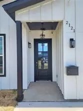 Fort Worth, TX 76105,2121 S Edgewood Terrace