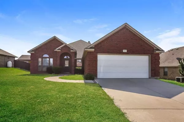 1921 Bay Laurel Drive, Weatherford, TX 76086