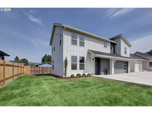 442 WASHINGTON ST, Woodland, WA 98674