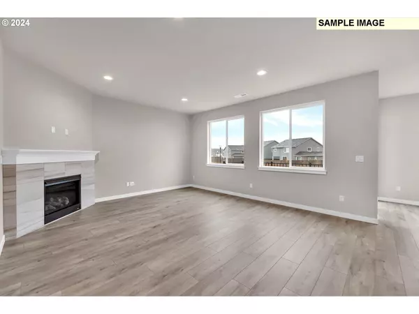 Estacada, OR 97023,2829 NE Claire RD #209