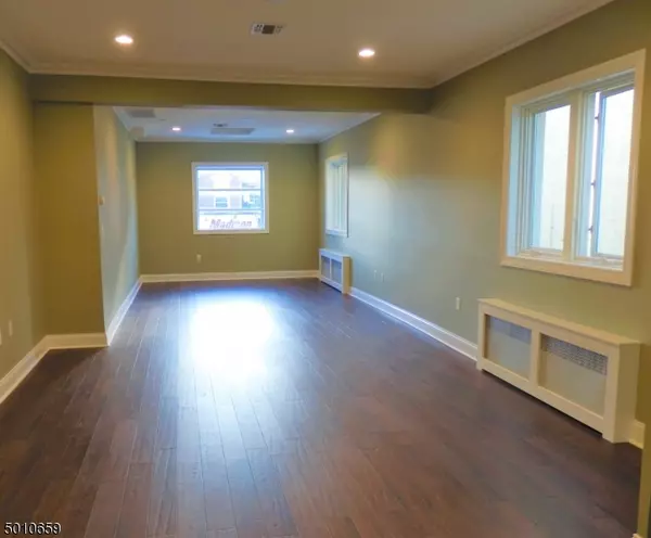 Madison Boro, NJ 07940,36 Main St