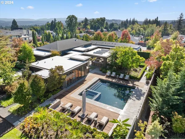 Lake Oswego, OR 97034,1933 HIGHLANDS LOOP