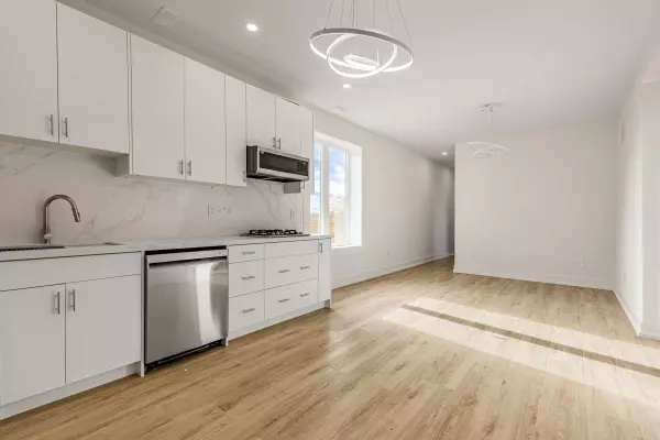 Toronto C03, ON M6C 3X7,171 Cedric AVE #Unit 3