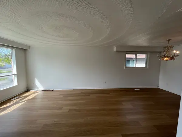 Toronto C15, ON M2J 3R1,94 Pleasant View DR #Upper