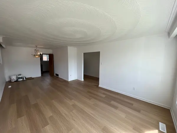 Toronto C15, ON M2J 3R1,94 Pleasant View DR #Upper