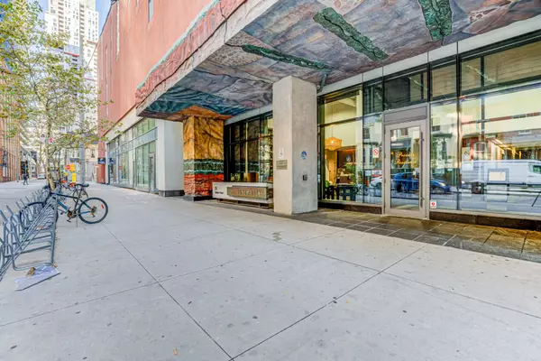 Toronto C01, ON M5V 2E8,21 Widmer ST #2708