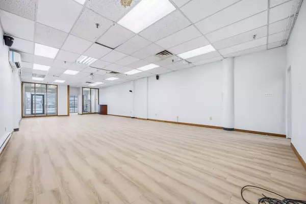 Toronto E02, ON M4E 2W1,190 Main ST