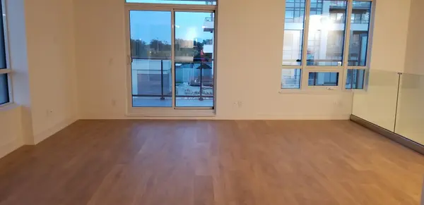 Pickering, ON L1W 0B5,1245 Bayly ST #22