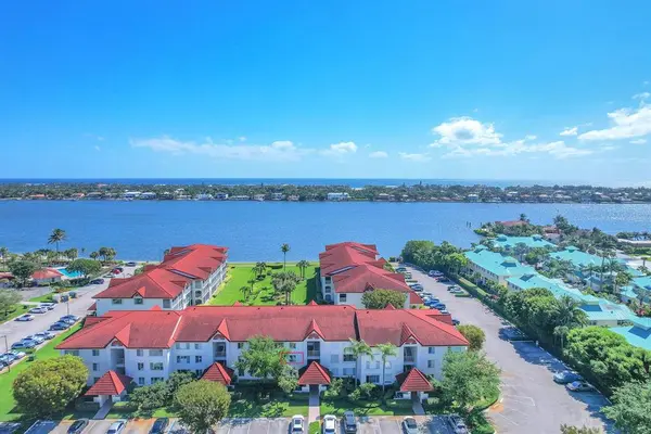 107 Half Moon Cir #E2, Hypoluxo, FL 33462