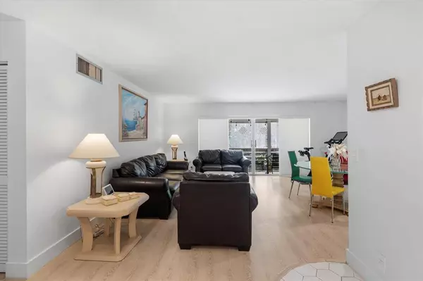 Hallandale Beach, FL 33009,1000 NE 14th Ave #211