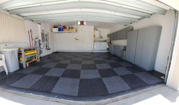 Hialeah, FL 33018,8885 NW 175th St