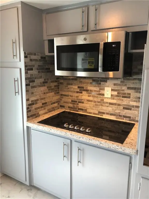 Fort Lauderdale, FL 33308,2050 NE 39th St #205