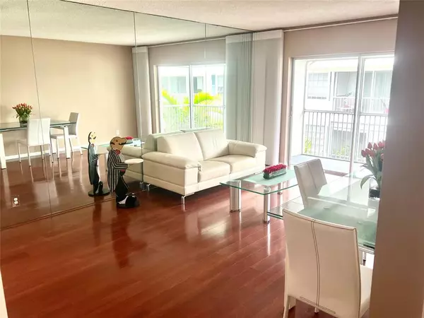 2211 NE 67th ST #1128, Fort Lauderdale, FL 33308