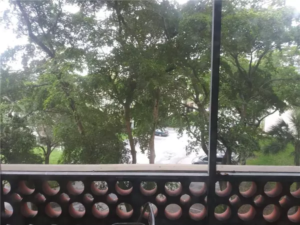 Lauderhill, FL 33319,4200 Inverrary Blvd #3306