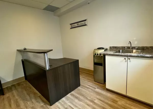 Barrie, ON L4M 6L2,125 Bell Farm RD #005