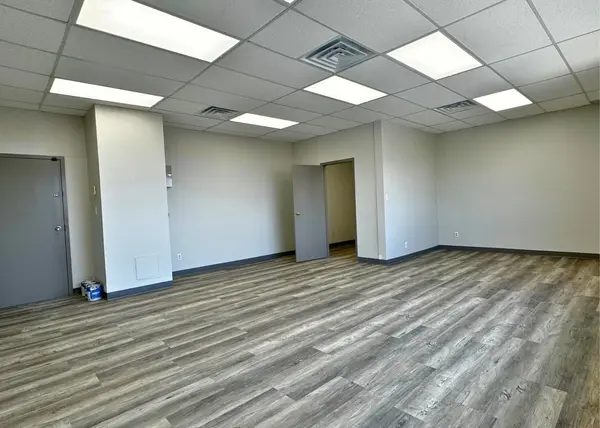 Barrie, ON L4M 5N6,11 Ferris LN #204