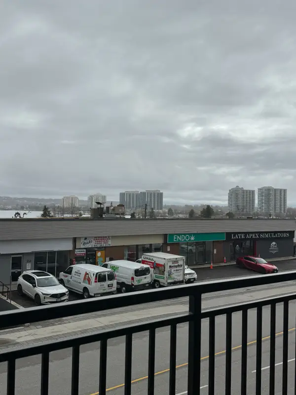 Barrie, ON L4M 6H1,140 Dunlop ST E #202