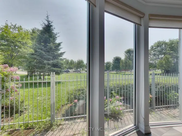 Toronto W06, ON M8V 4B2,2111 Lake Shore BLVD #116