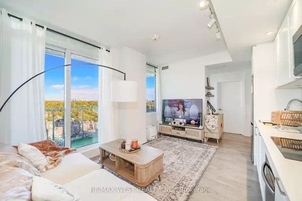 Toronto W01, ON M6S 0B1,1928 Lake Shore BLVD #2102