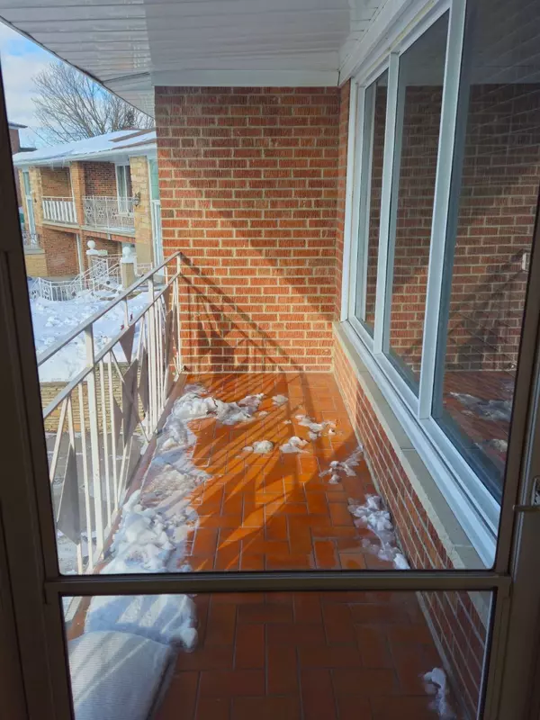 Toronto W05, ON M9M 1L1,27 Rockbank CRES W