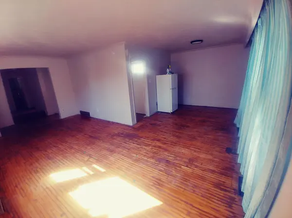 Mississauga, ON L5G 4L3,1534 Cawthra RD