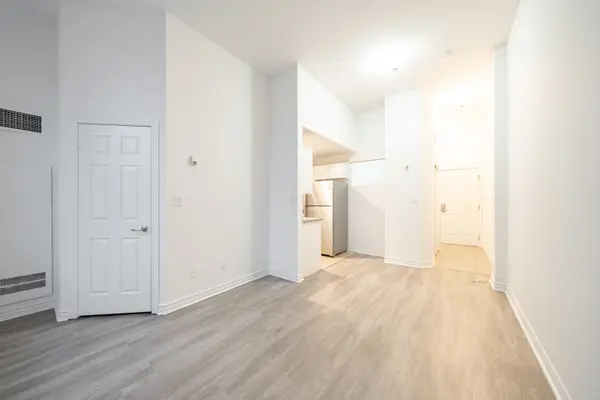 1407 Dupont ST #304, Toronto W02, ON M6H 4J7