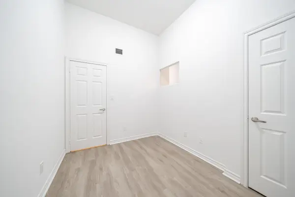 Toronto W02, ON M6H 4J7,1407 Dupont ST #304