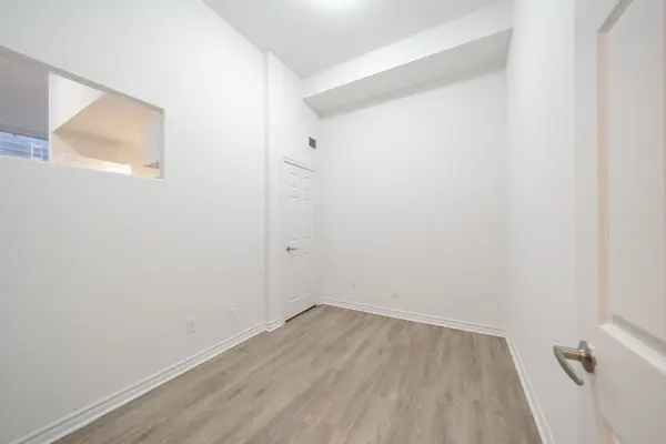 Toronto W02, ON M6H 4J7,1407 Dupont ST #304