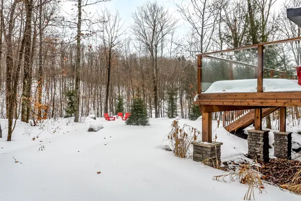 Huntsville, ON P1H 1B1,10 St George's CT