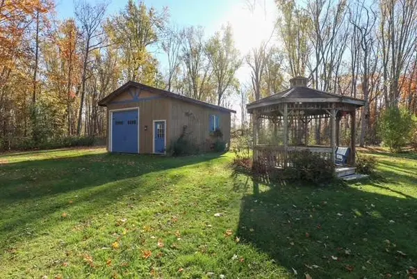 Kawartha Lakes, ON K9V 4R6,506 Snug Harbour RD