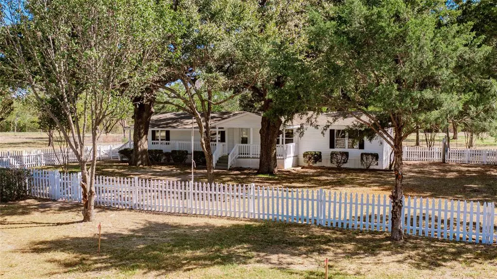 204 Rs County Road 1503, Point, TX 75472